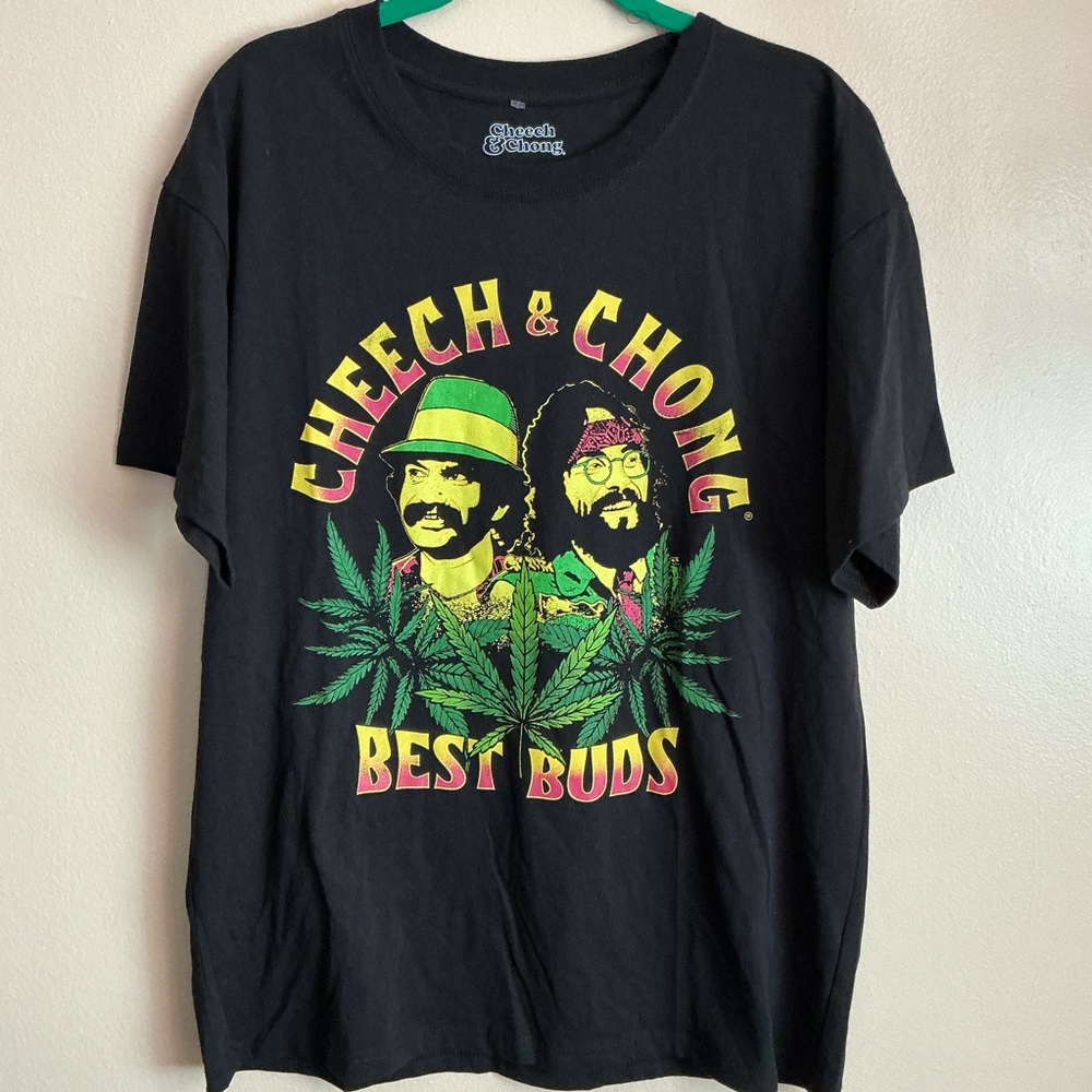 Iconic  Graphic T-Shirt